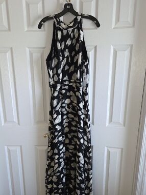Black and White Printed Halter Maxi Dress Nwt